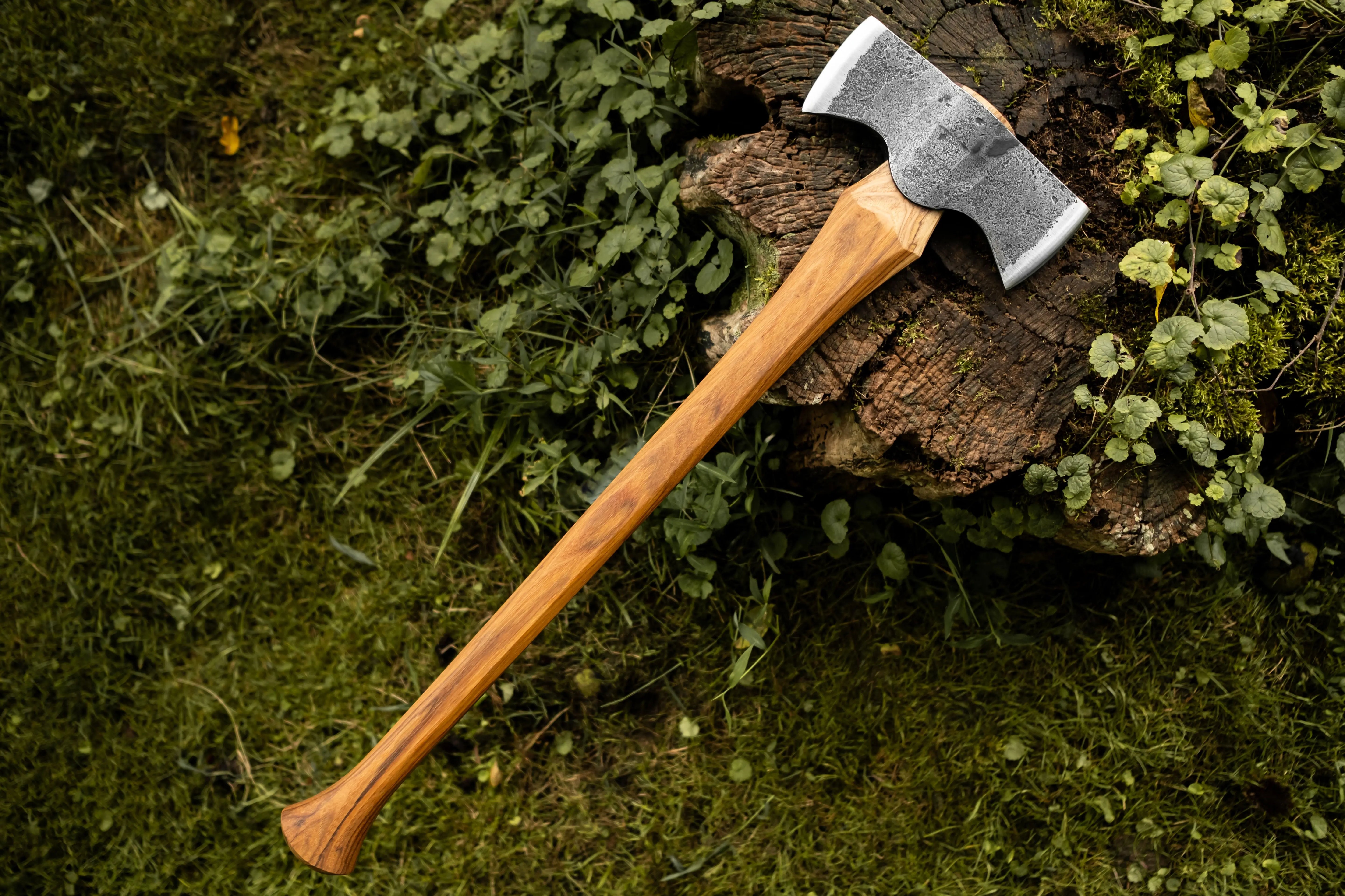 saddle axe