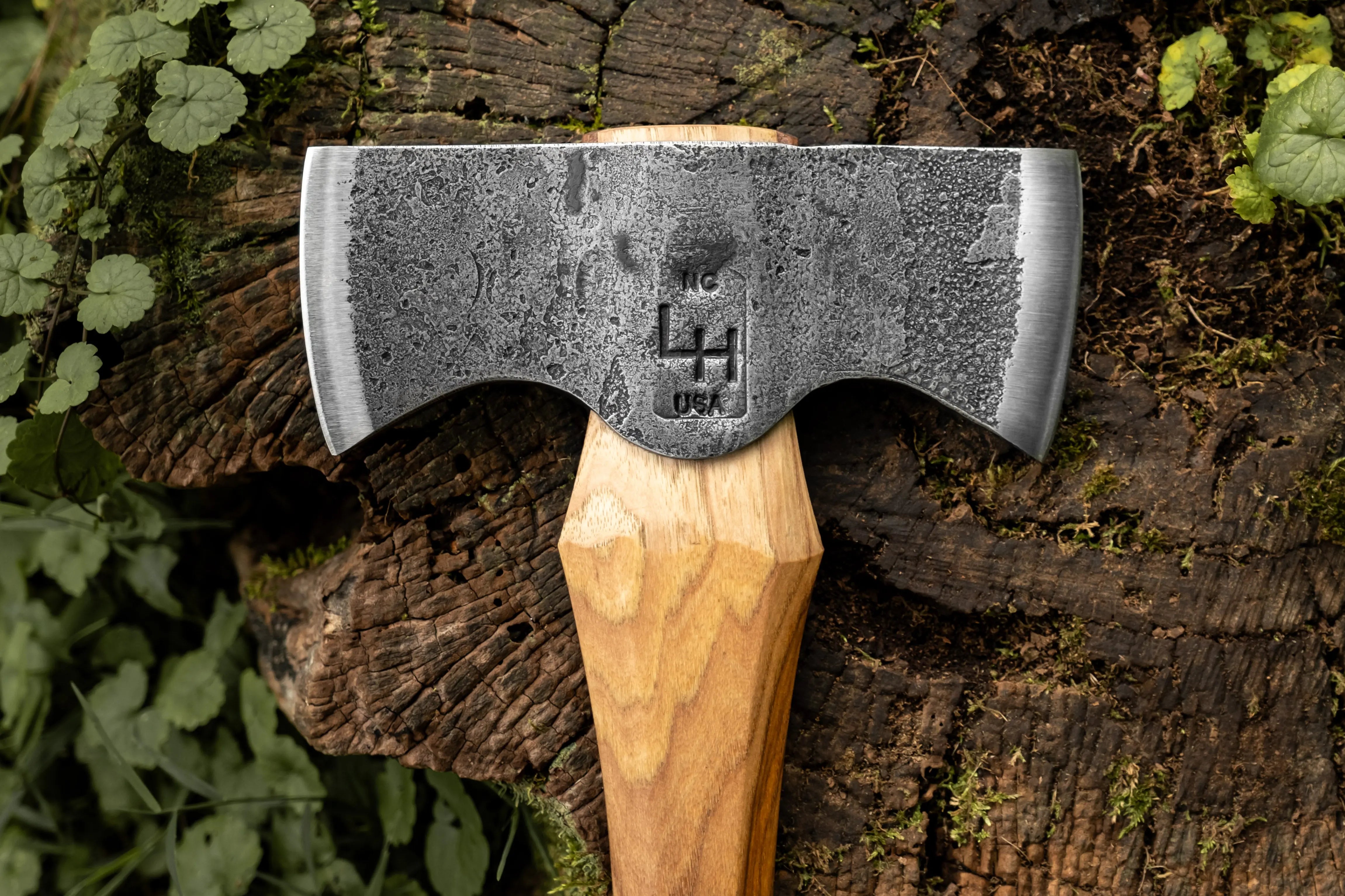 saddle axe head